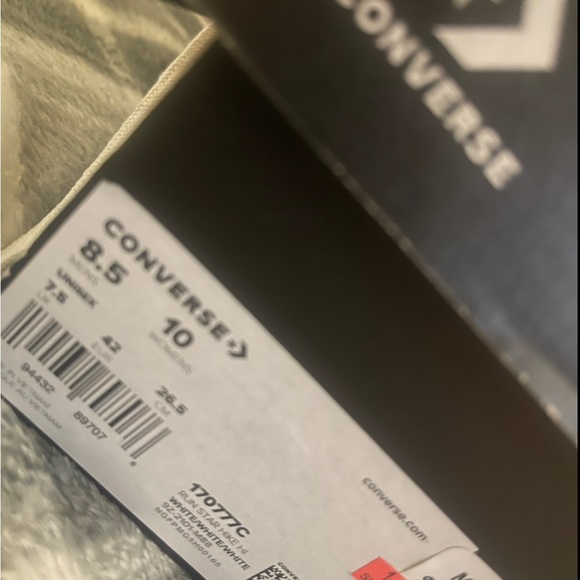 Converse - Picture 3 of 4